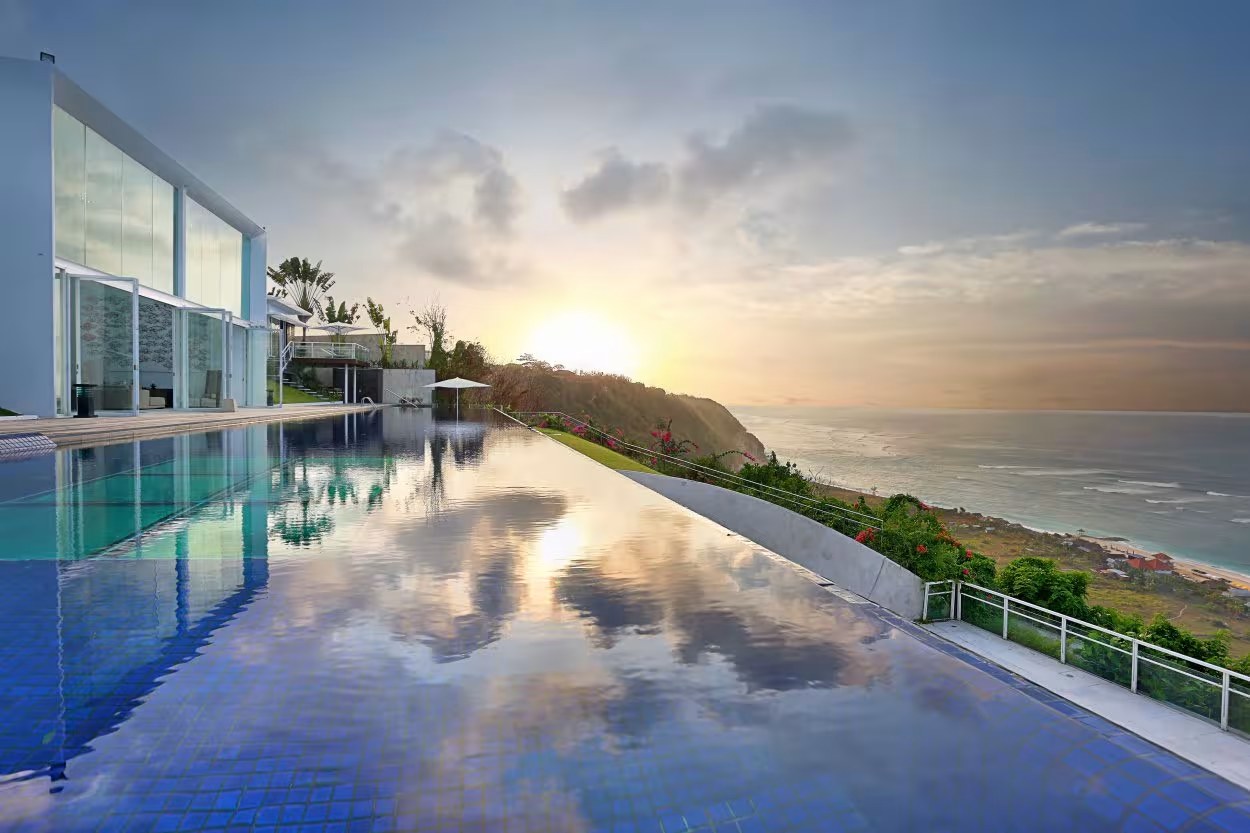 Latitude Bali — архитектурная 6BR-вилла