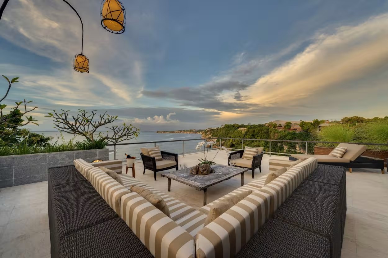 The Luxe Bali — 4BR над Padang Padang