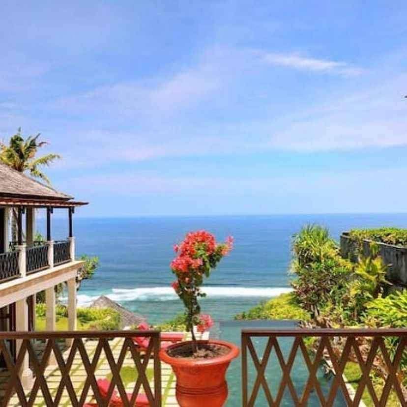 Uluwatu — private cliff & ocean-view 4BR