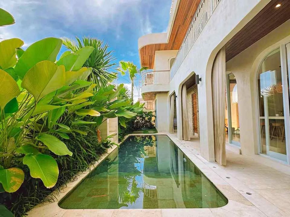 Uluwatu — modern tropical 4BR без годового обязательства